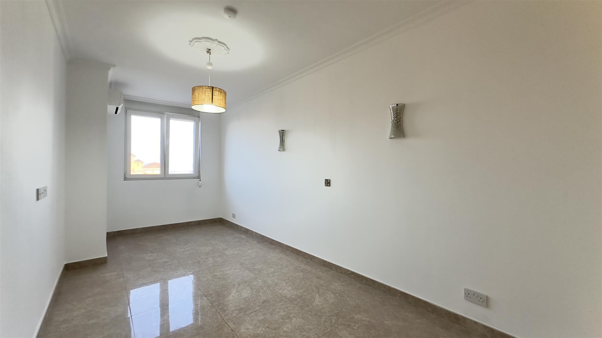 Image of Apartment - 3 Bedrooms - 2 Bathrooms for Sale in Gardiner's View-Gibraltar, Image 4